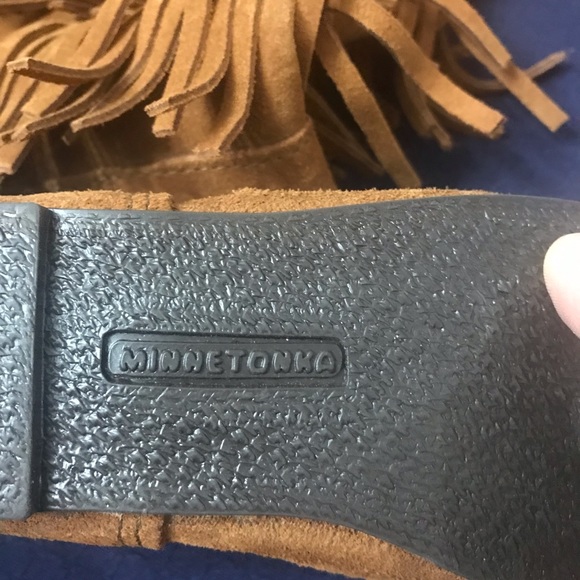 Minnetonka Three Layer Fringe Suede Boot - Brand New! - Picture 3 of 6